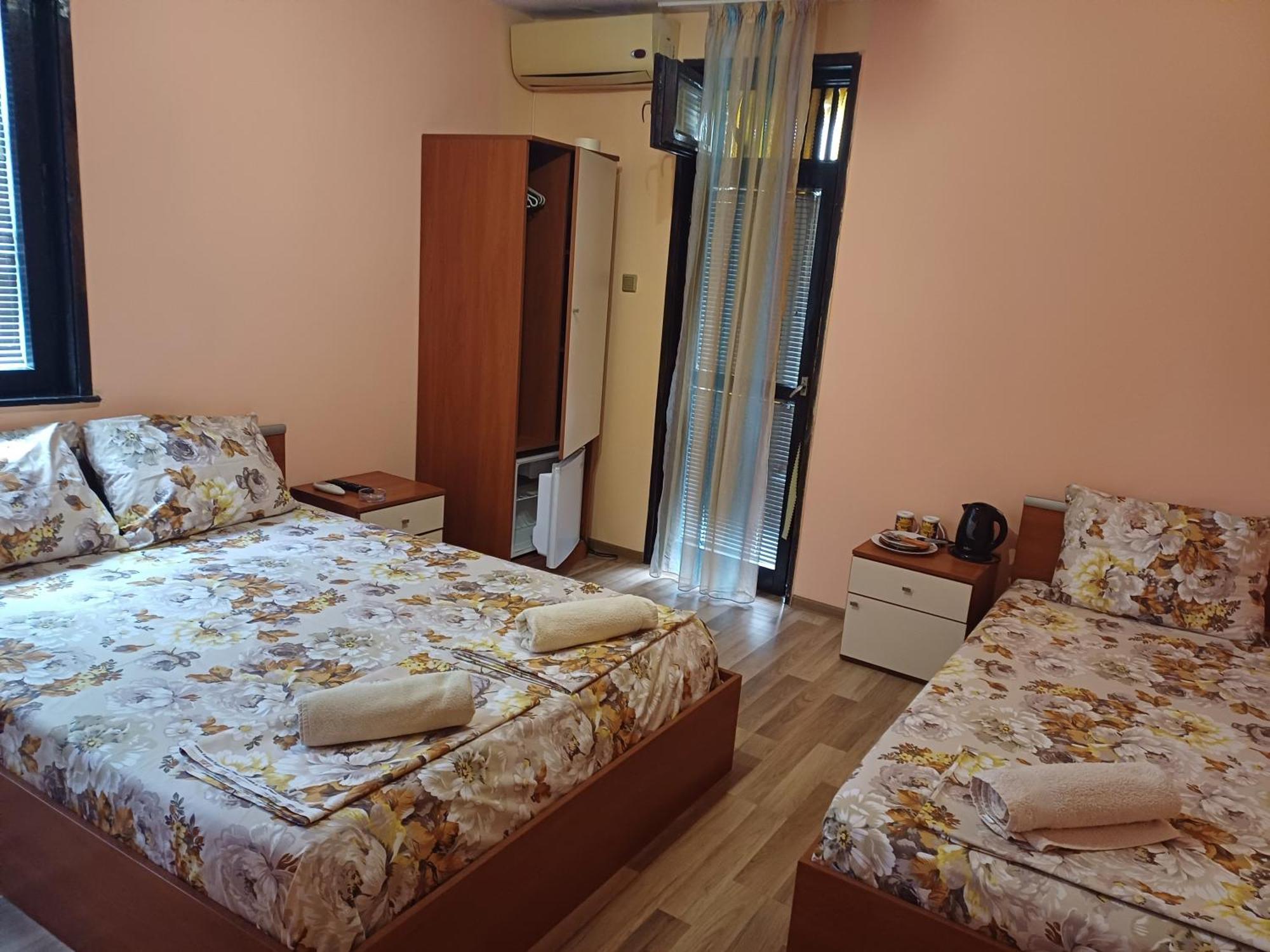 Апартаменти И Стаи За Гости Анхиало Pomorie Exterior foto